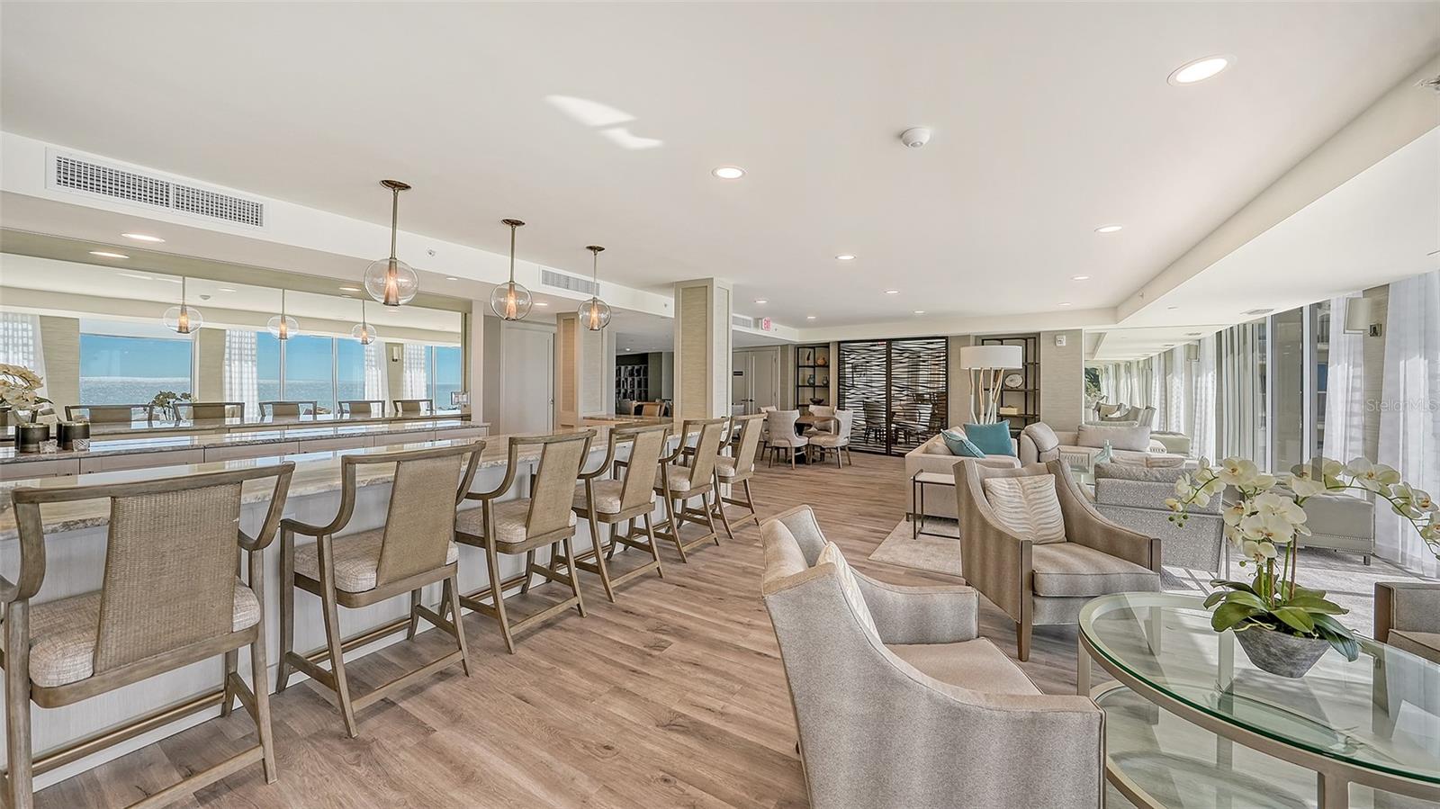 ISLANDER CLUB OF LONGBOAT - Residential