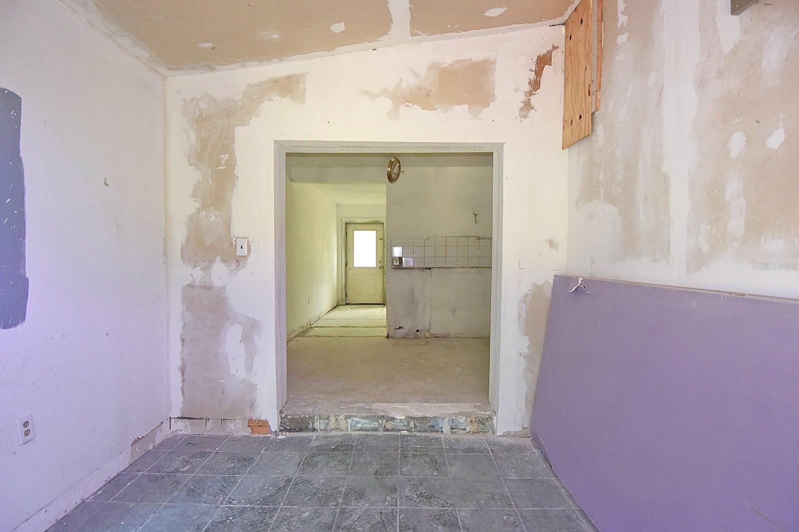 INVERNESS ACRES UNIT 01 AKA INVERNESS VILLAGE - Residential