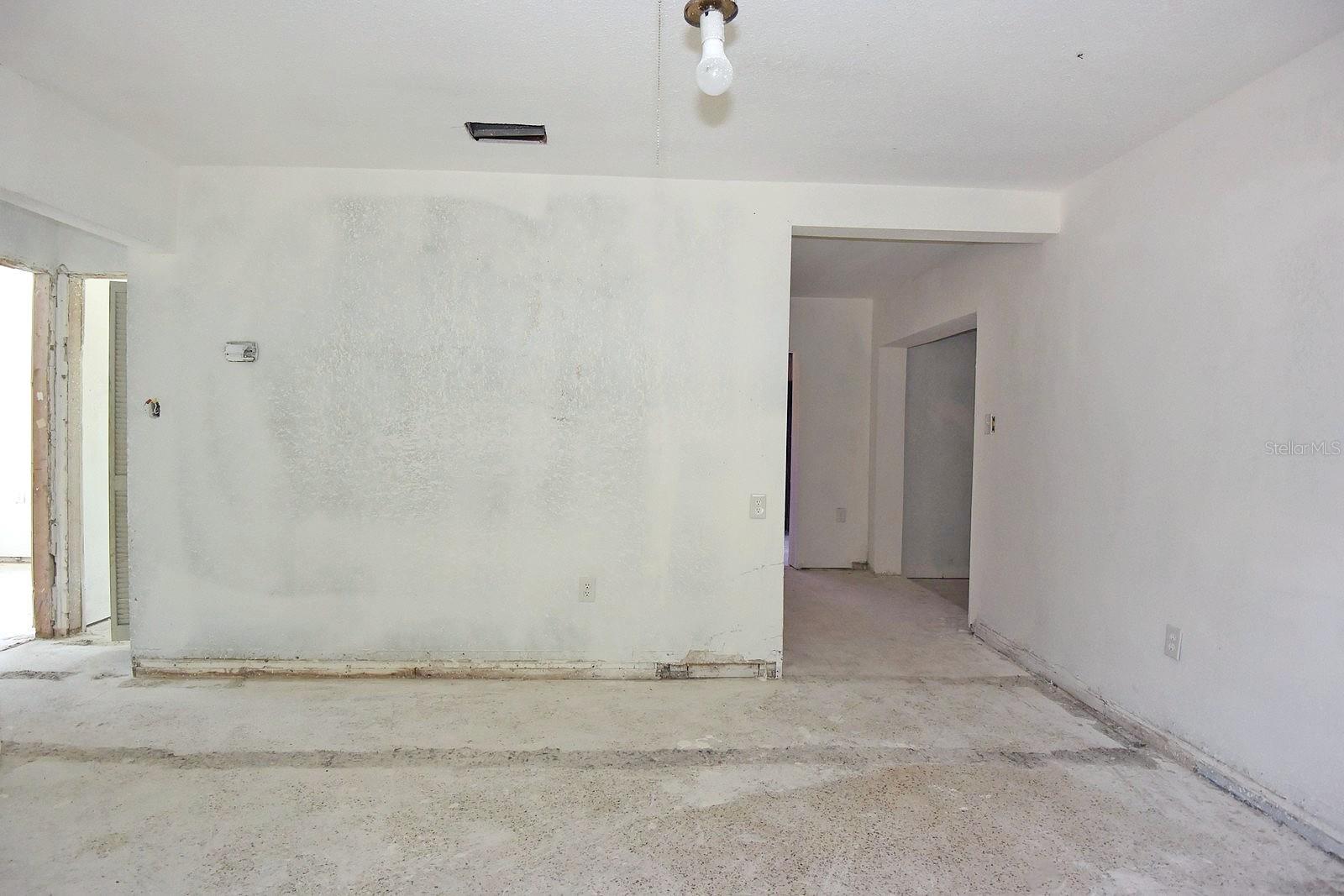 INVERNESS ACRES UNIT 01 AKA INVERNESS VILLAGE - Residential