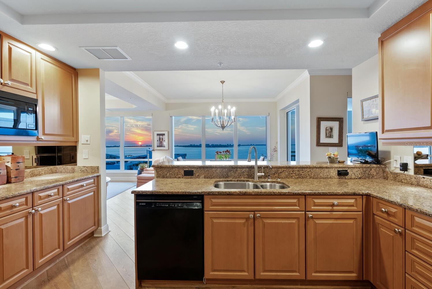 THE TOWER RESIDENCES - Residential