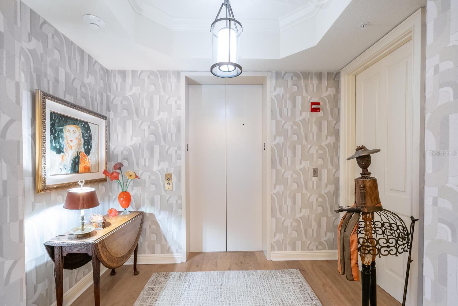 THE TOWER RESIDENCES - Residential