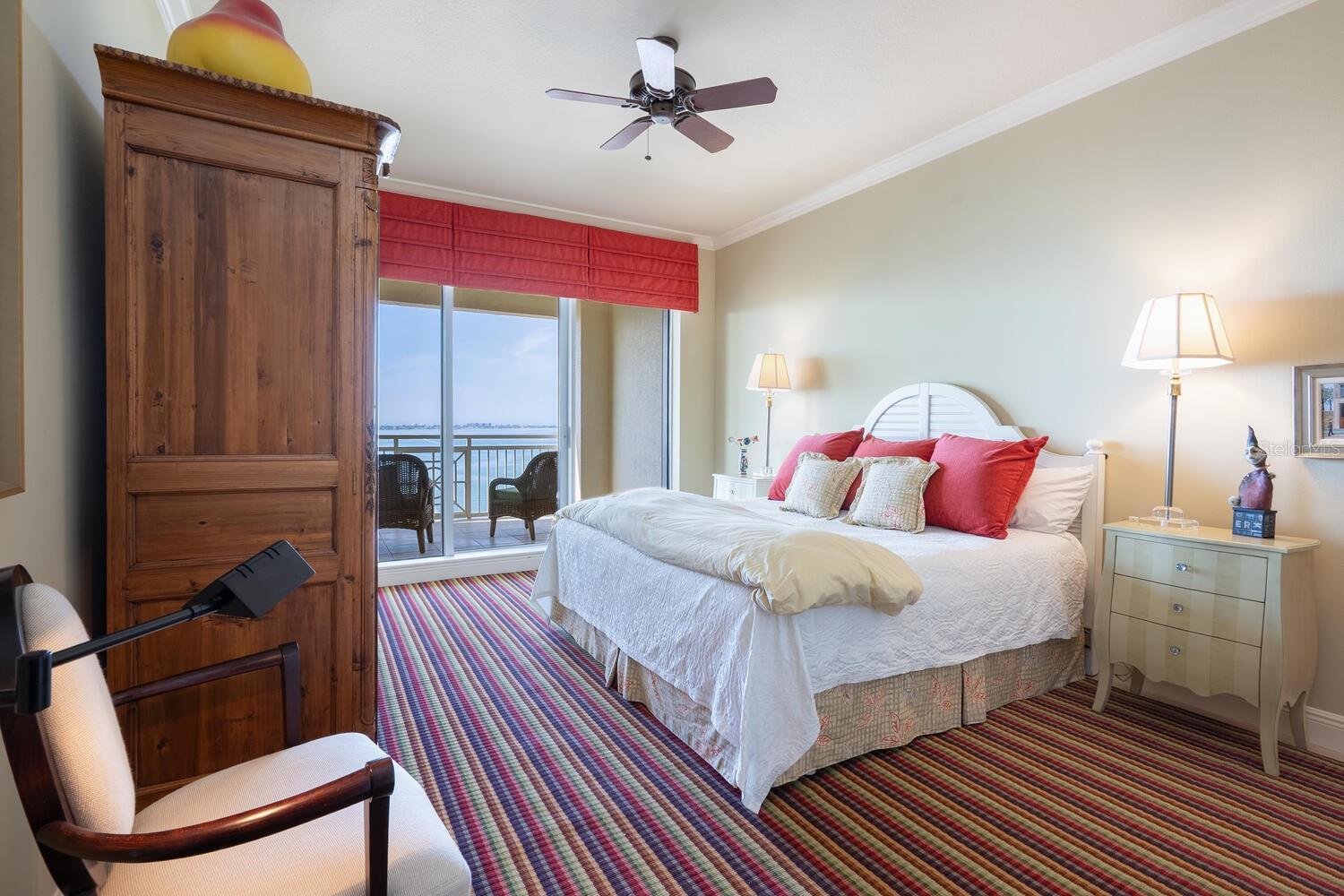 THE TOWER RESIDENCES - Residential