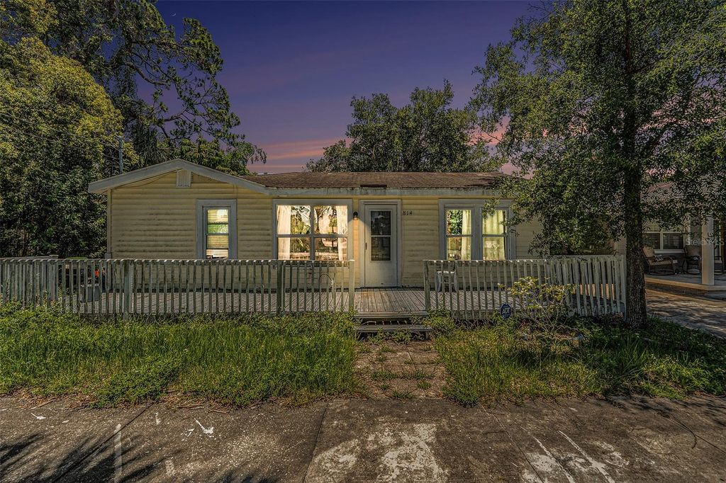 Photo of 814 Florida Avenue, Palm Harbor, FL 34683 (MLS # TB8400168)