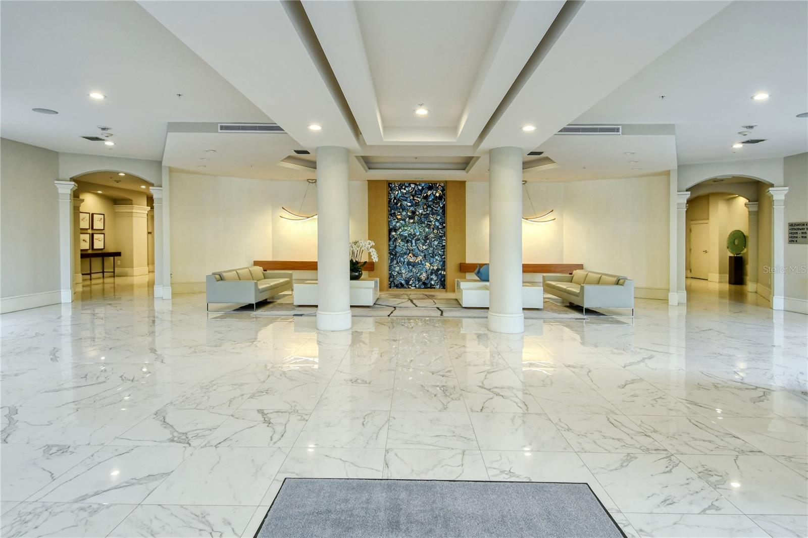 L AMBIANCE AT LONGBOAT KEY CLUB PH 02 - Residential