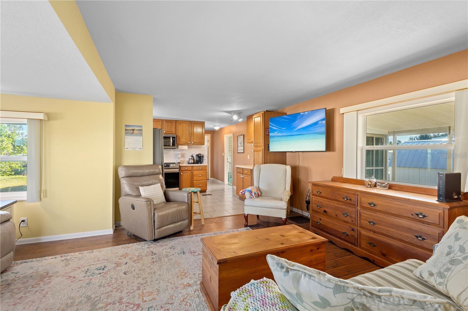HOLIDAY MOB ESTATES 3RD ADD - Residential