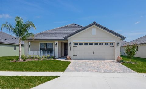 A home in AUBURNDALE