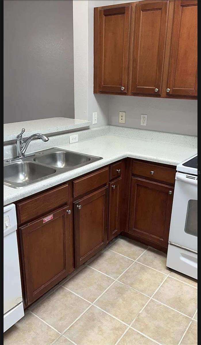 VILLAS AT SECRET LAKE CONDO - Residential