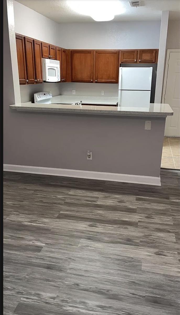 VILLAS AT SECRET LAKE CONDO - Residential