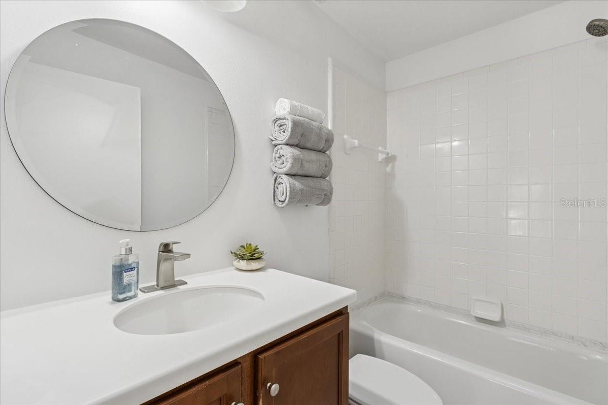 RIVERSIDE AT TWIN RIVERS UN 1 - Residential