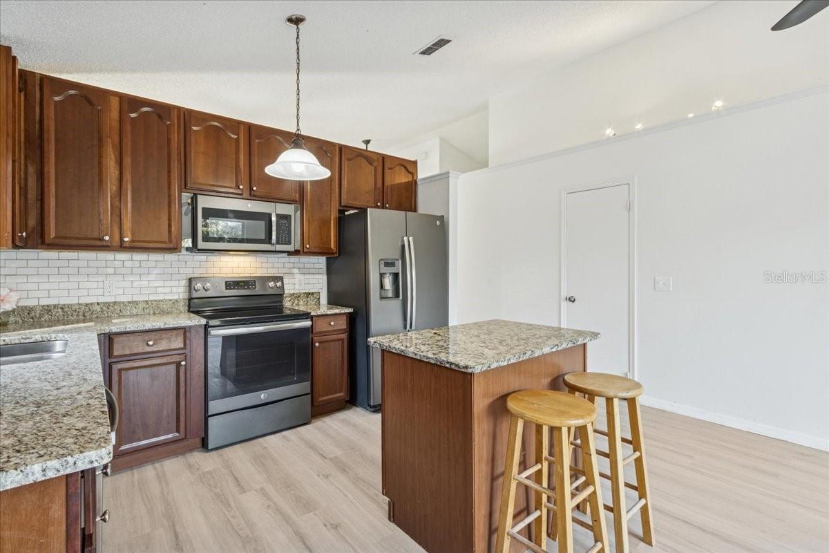 RIVERSIDE AT TWIN RIVERS UN 1 - Residential