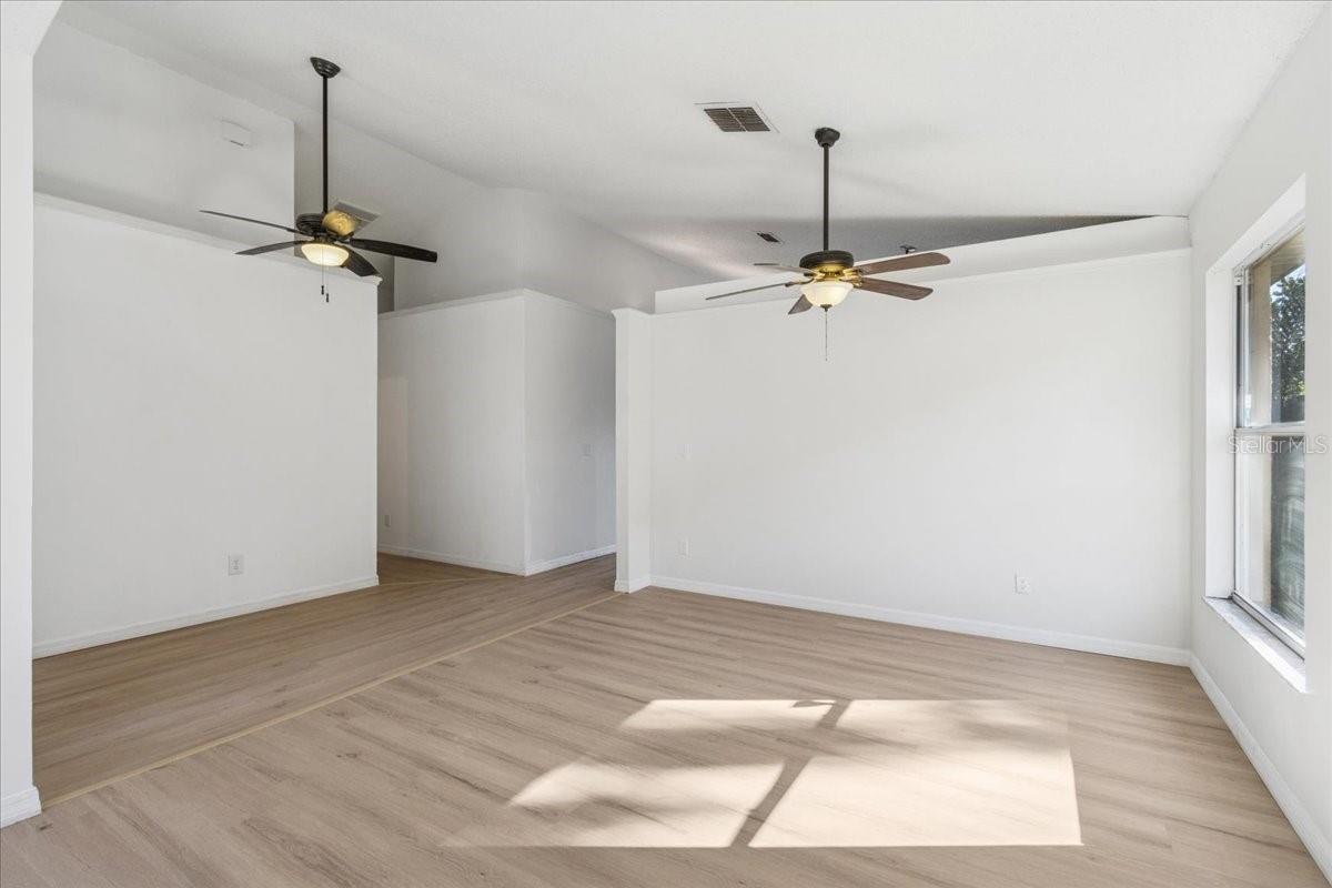 RIVERSIDE AT TWIN RIVERS UN 1 - Residential