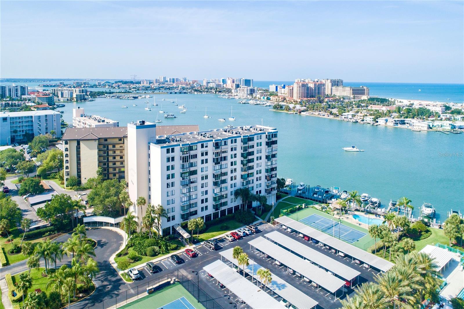 660 ISLAND WAY #206 206