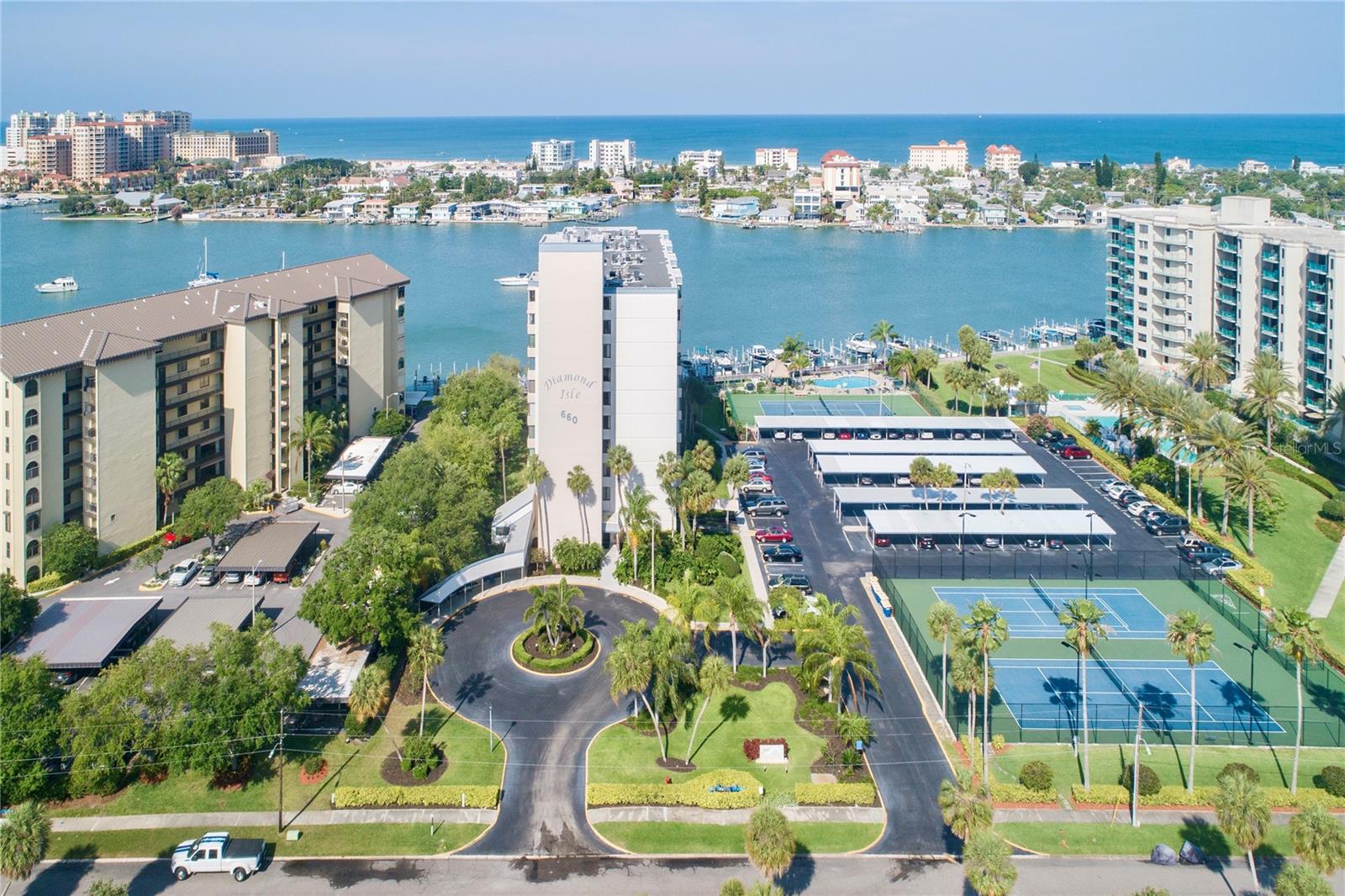 660 ISLAND WAY #206 206