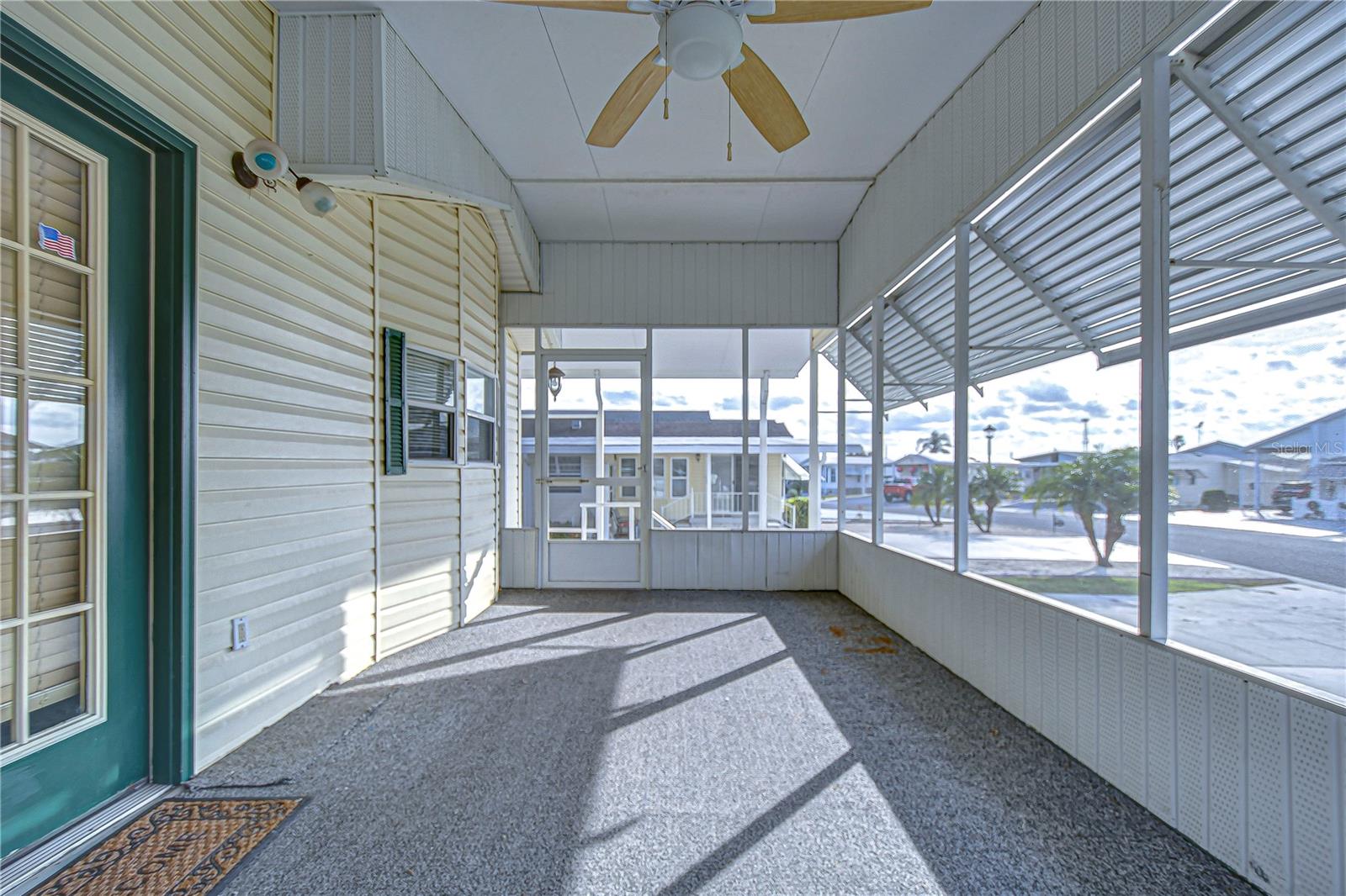AMERICAN CONDOMINIUM - Residential