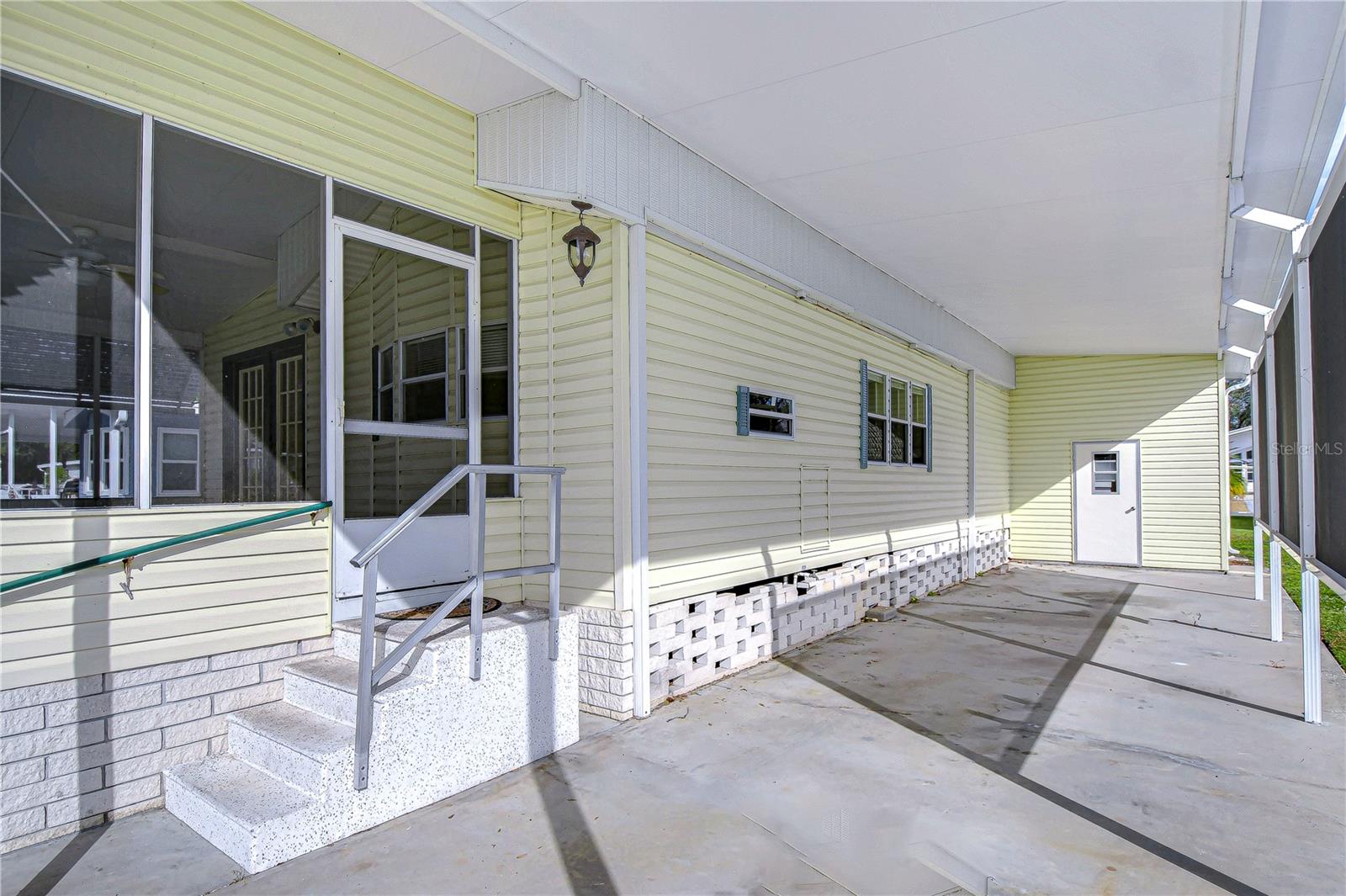 AMERICAN CONDOMINIUM - Residential