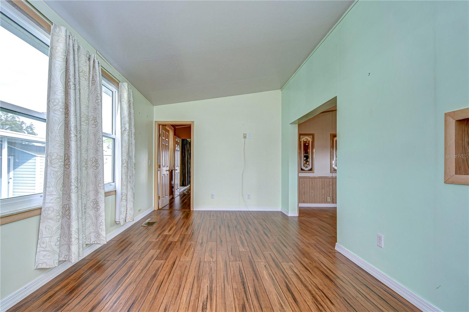 AMERICAN CONDOMINIUM - Residential