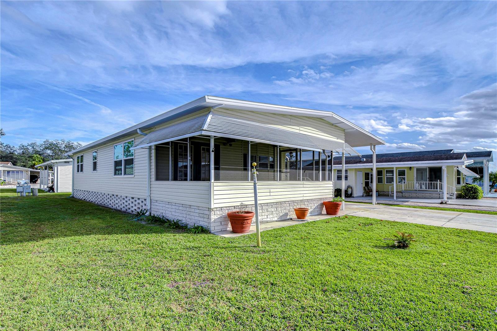AMERICAN CONDOMINIUM - Residential