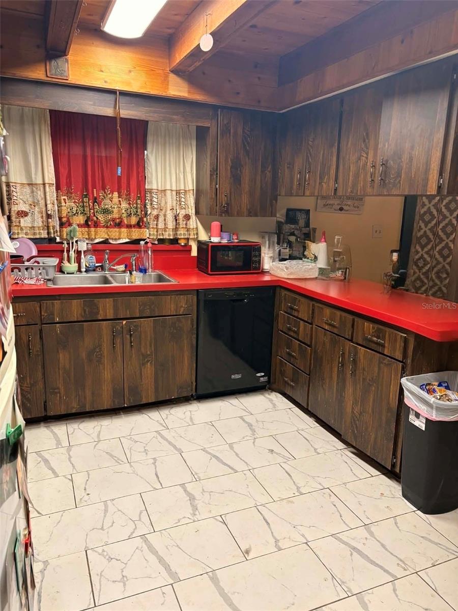 GULF BREEZE ESTATES - Residential