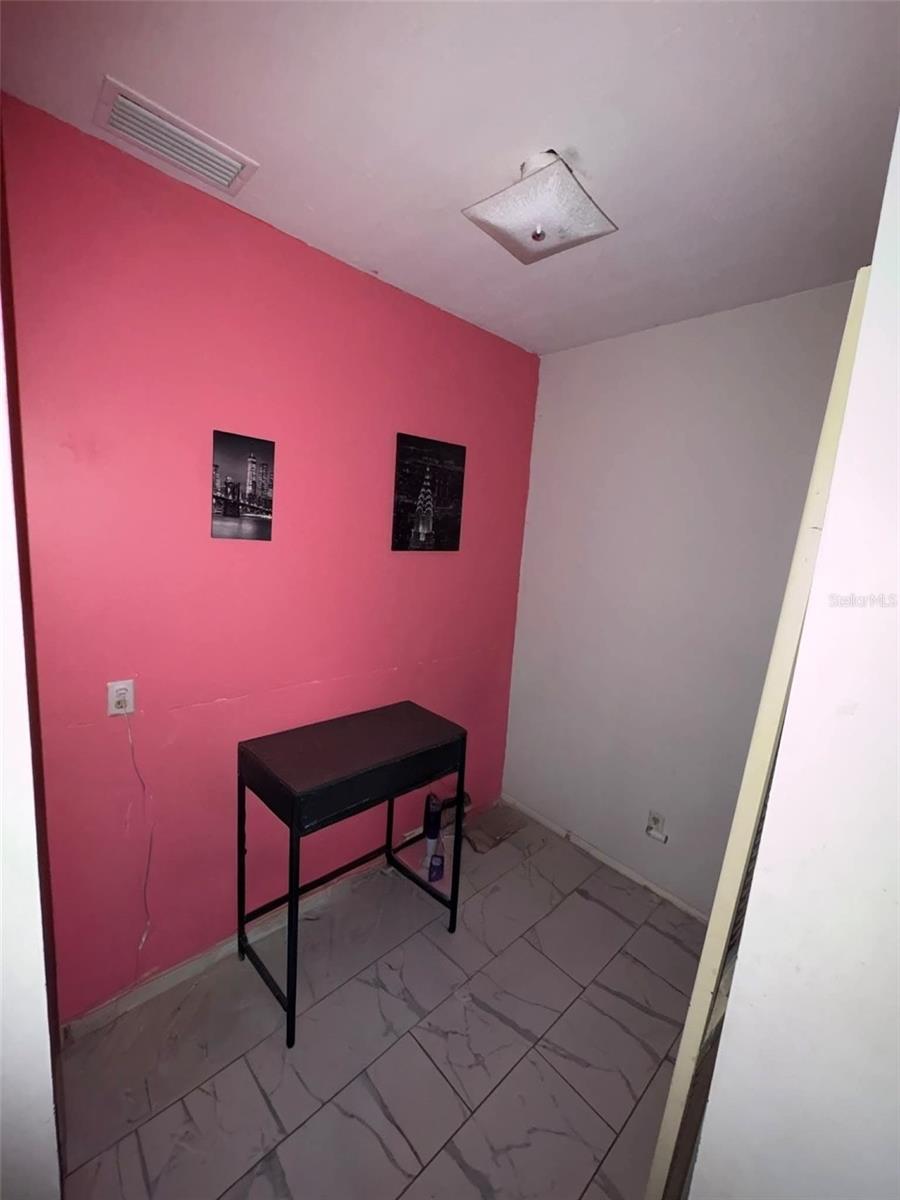 GULF BREEZE ESTATES - Residential