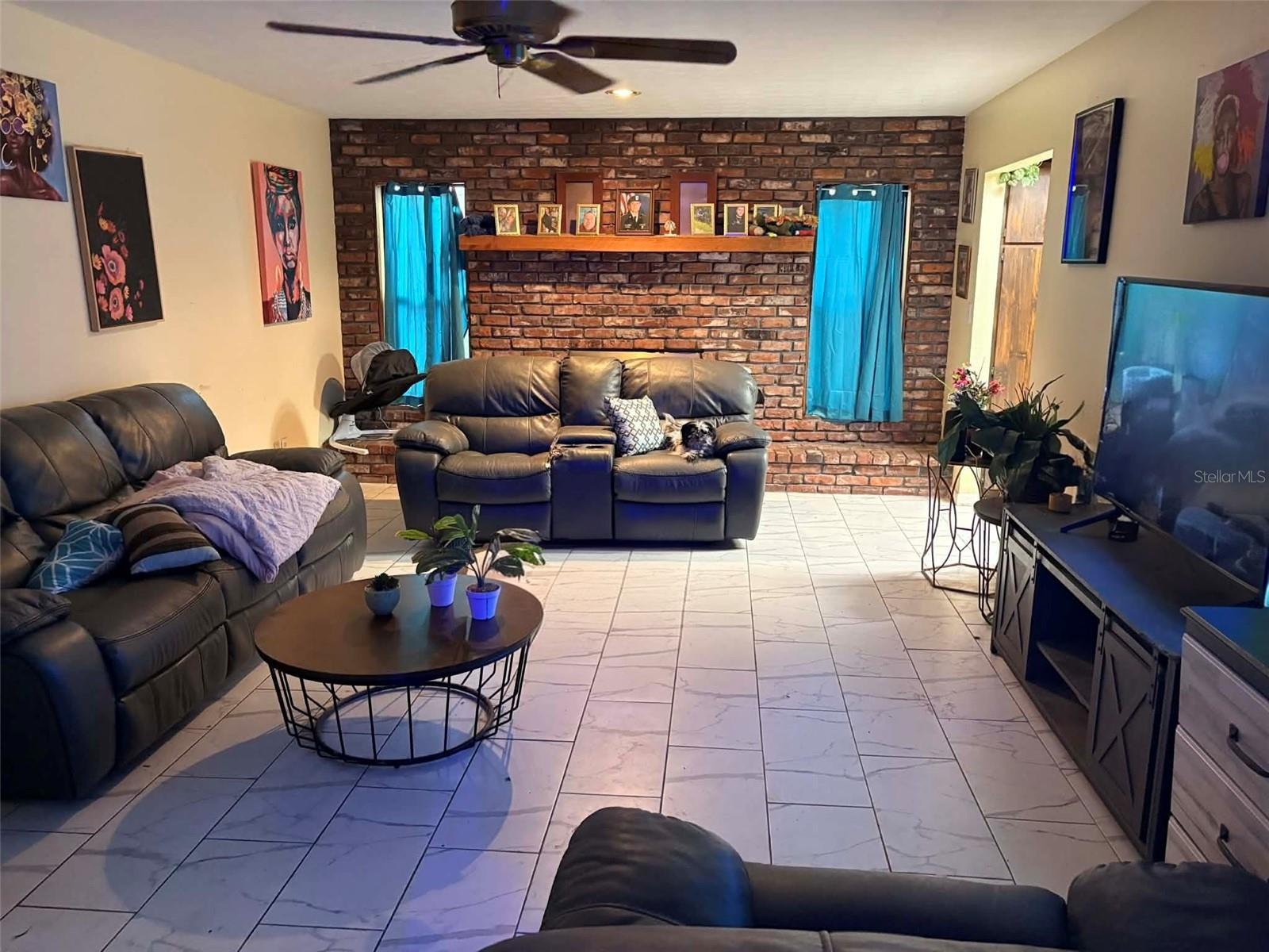 GULF BREEZE ESTATES - Residential