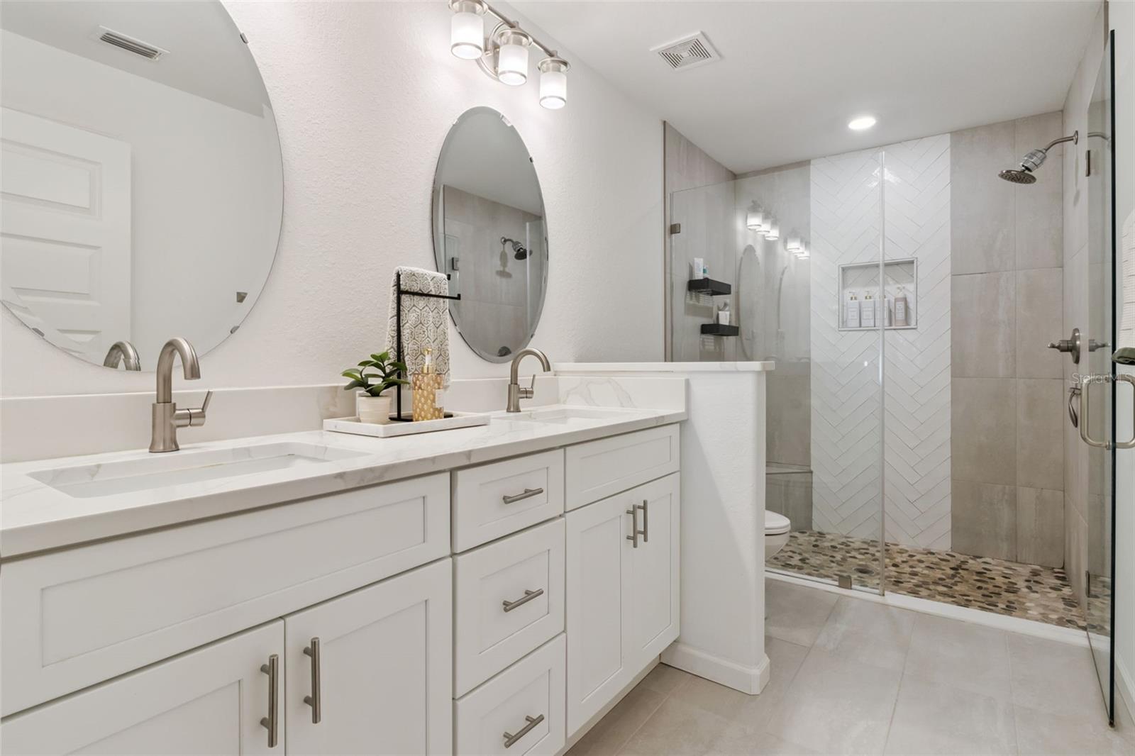 TOWER OAKS SOUTH - Residential