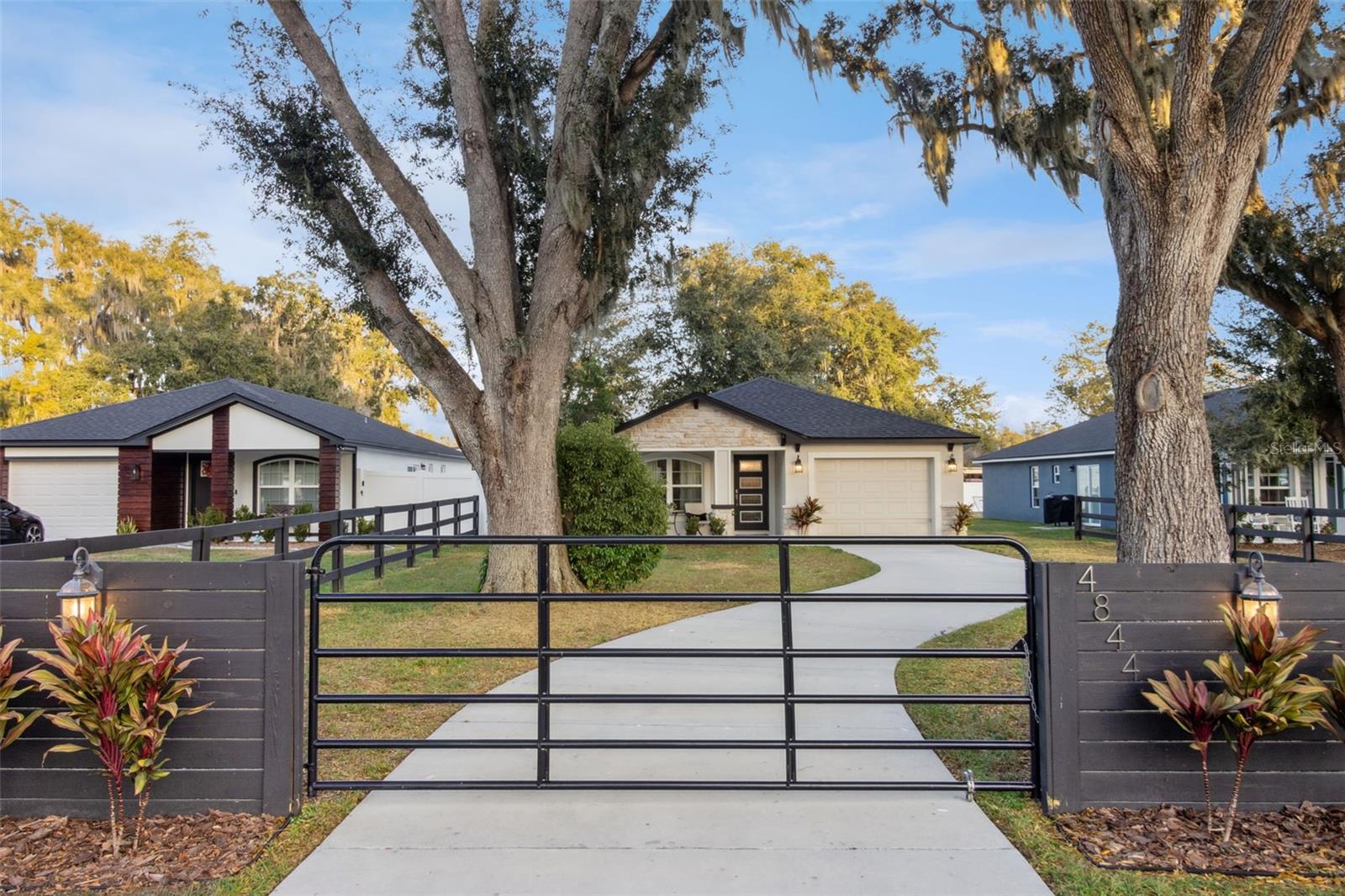 TOWER OAKS SOUTH - Residential