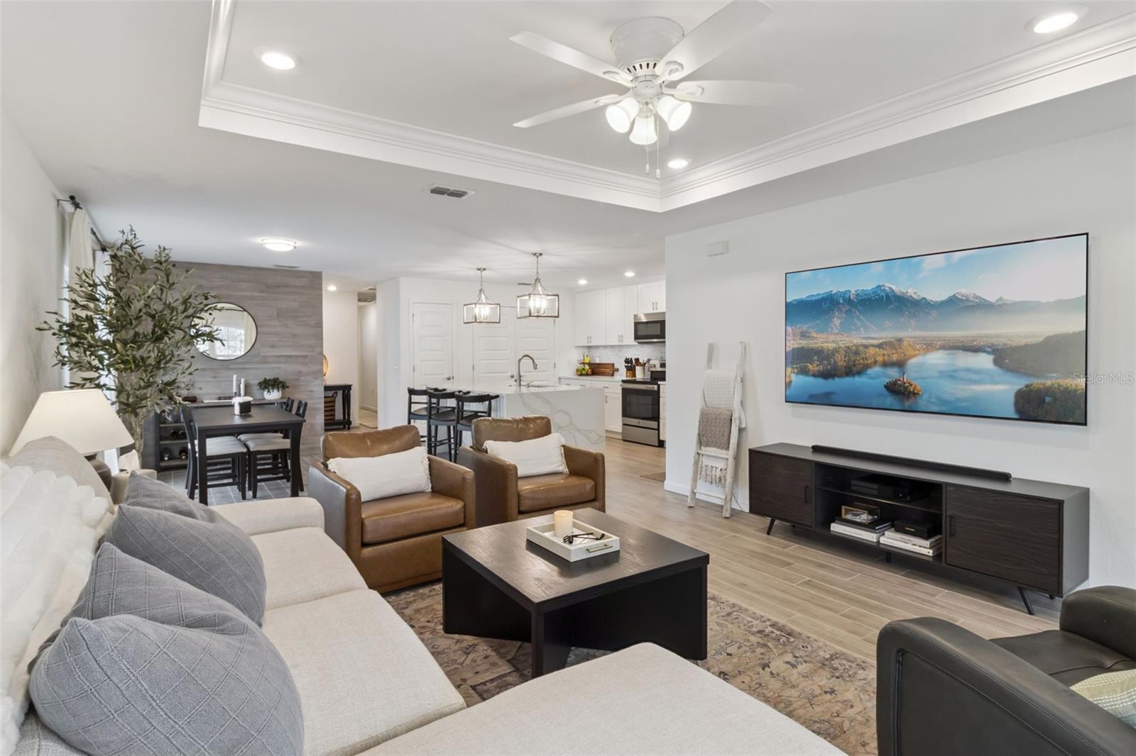 TOWER OAKS SOUTH - Residential