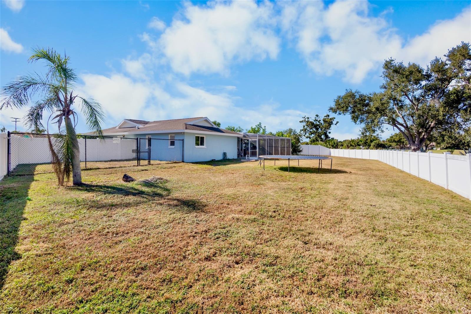 FRST LAKES COUNTRY CLUB ESTATES - Residential