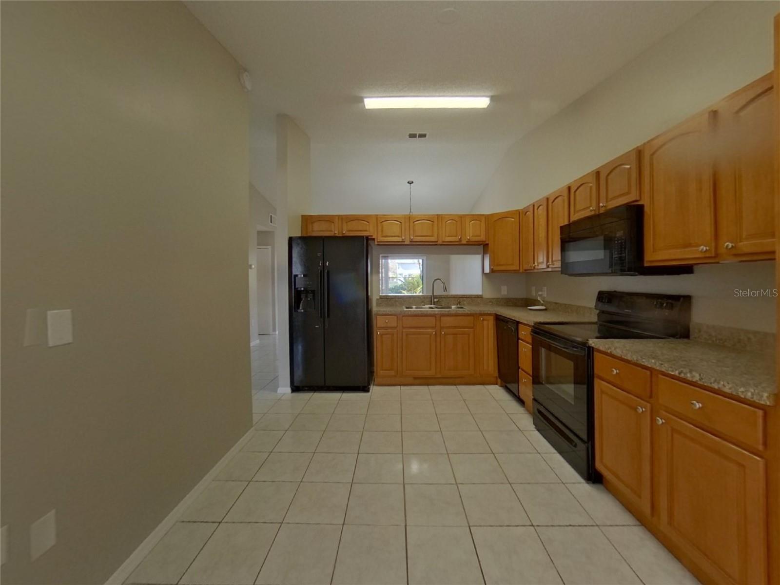 CURRY FORD WOODS - Residential Lease