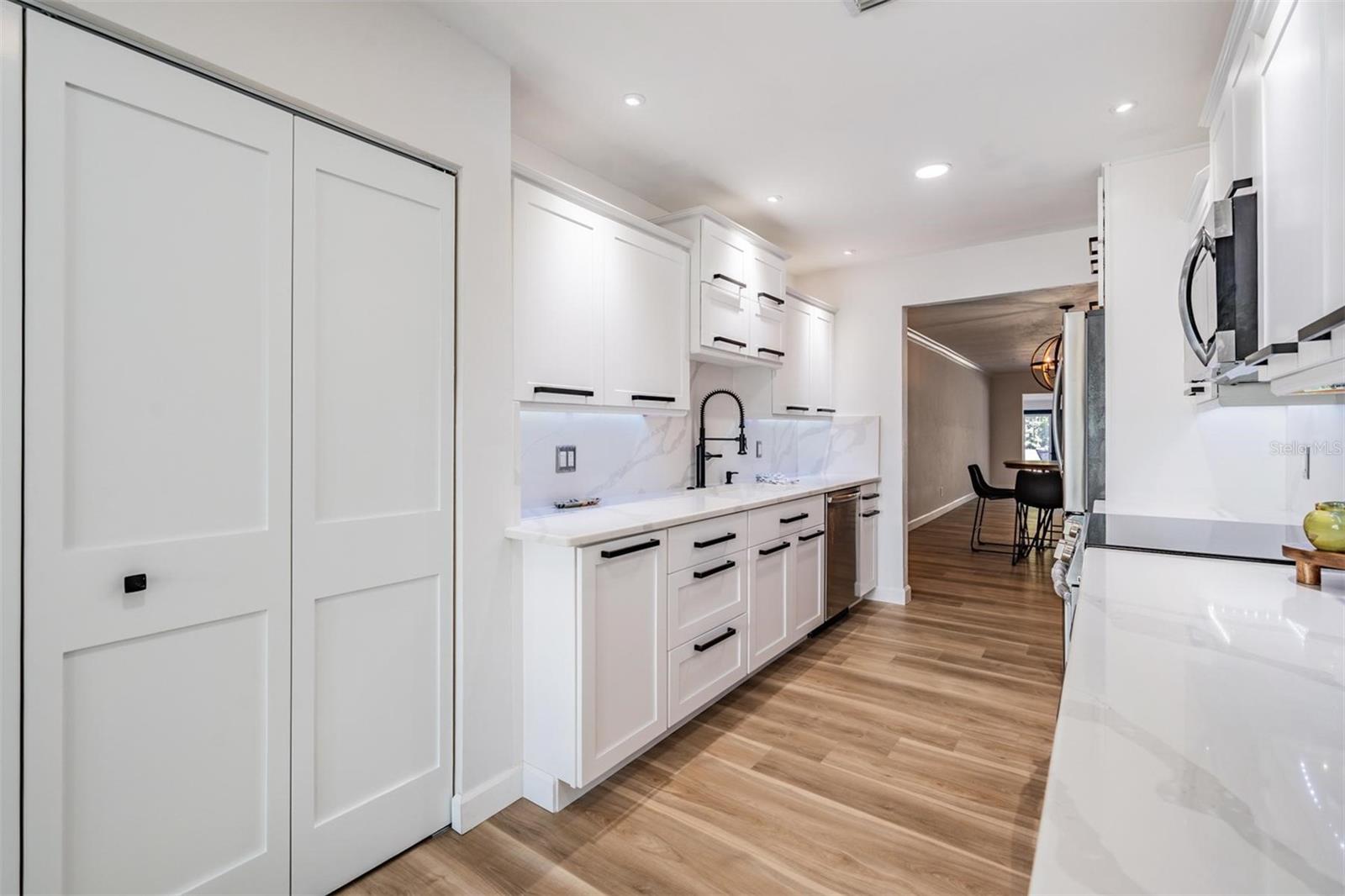 BOCA CIEGA POINT EAST - Residential