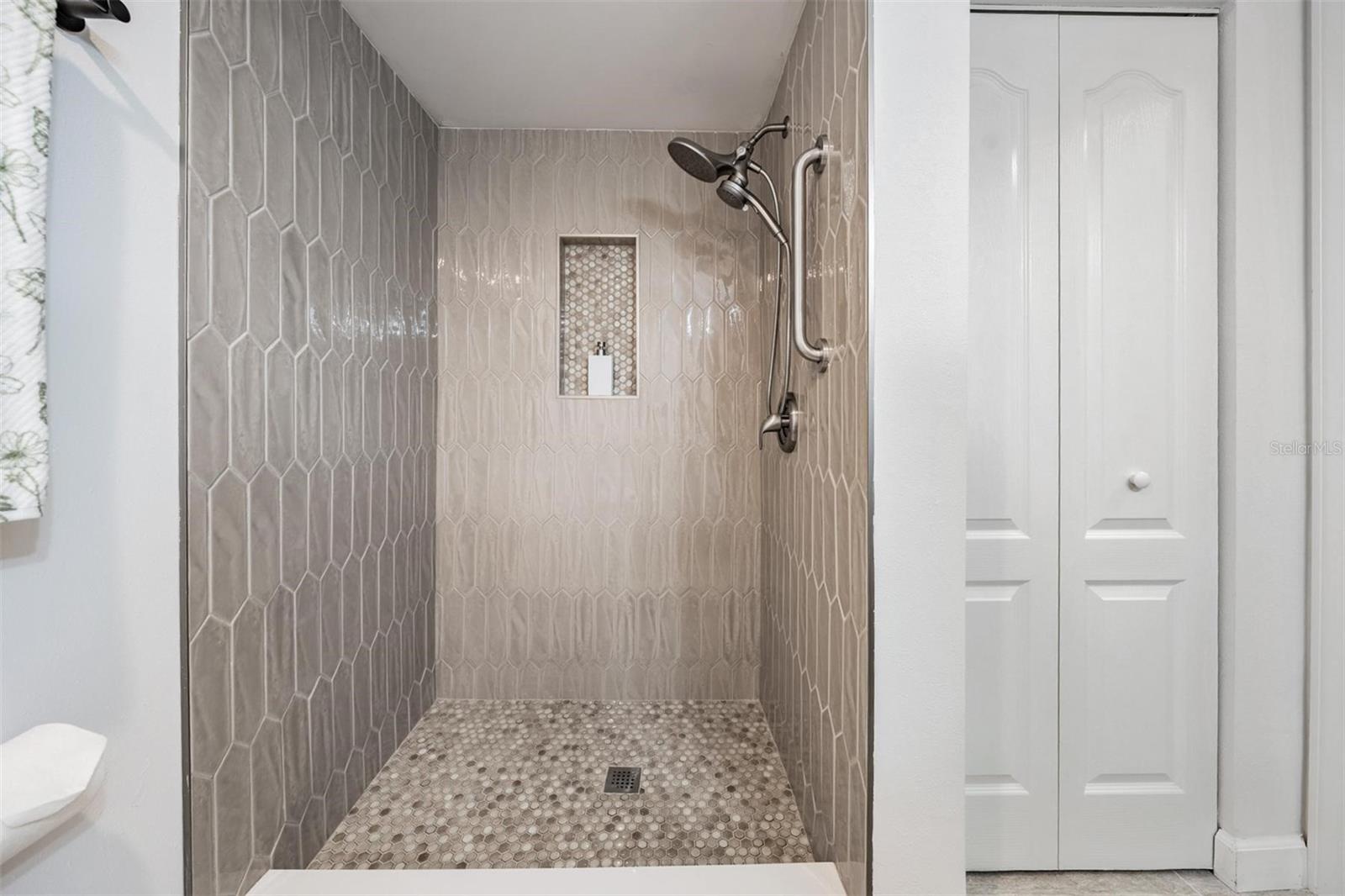 BOCA CIEGA POINT EAST - Residential