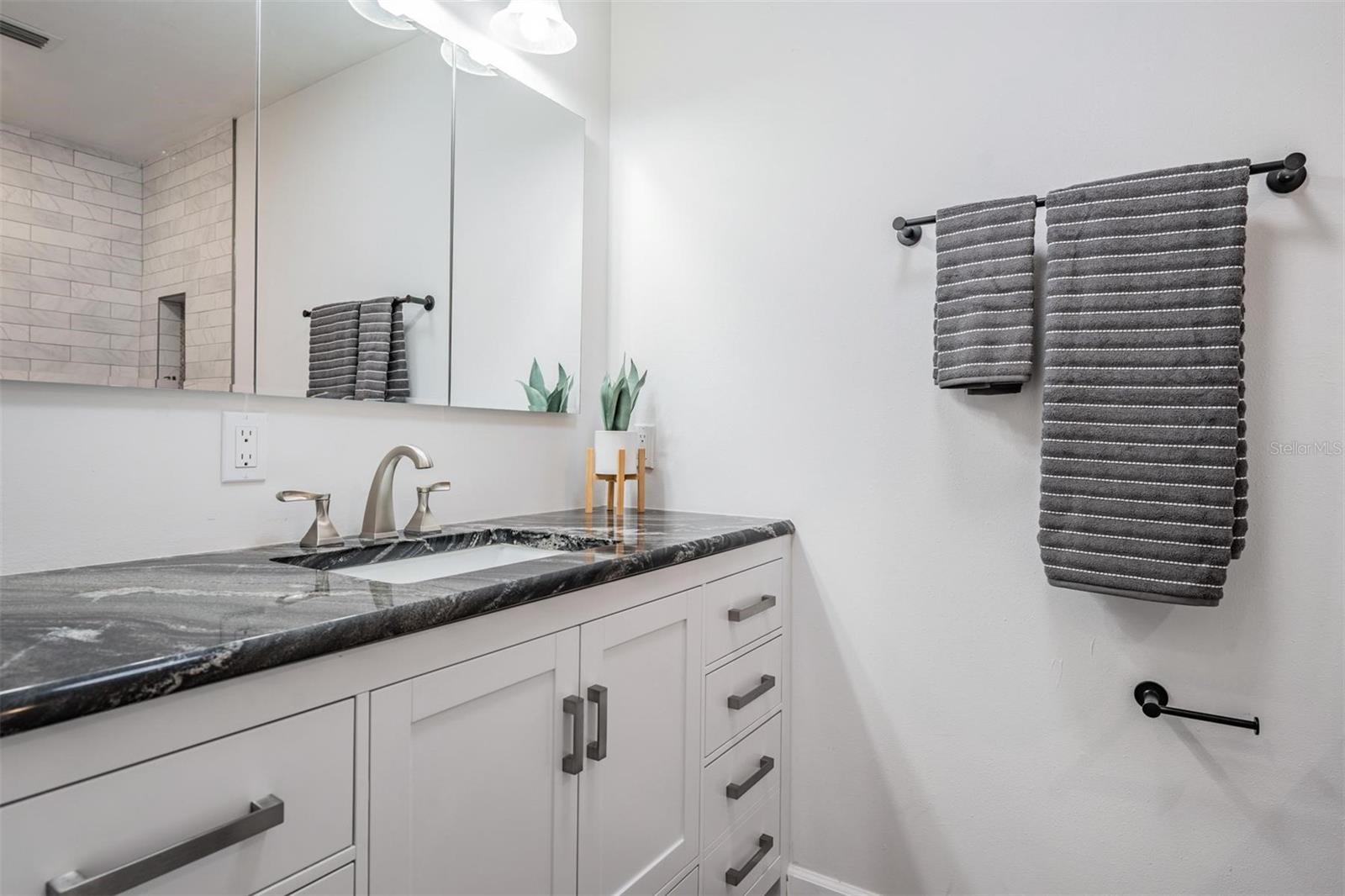 BOCA CIEGA POINT EAST - Residential