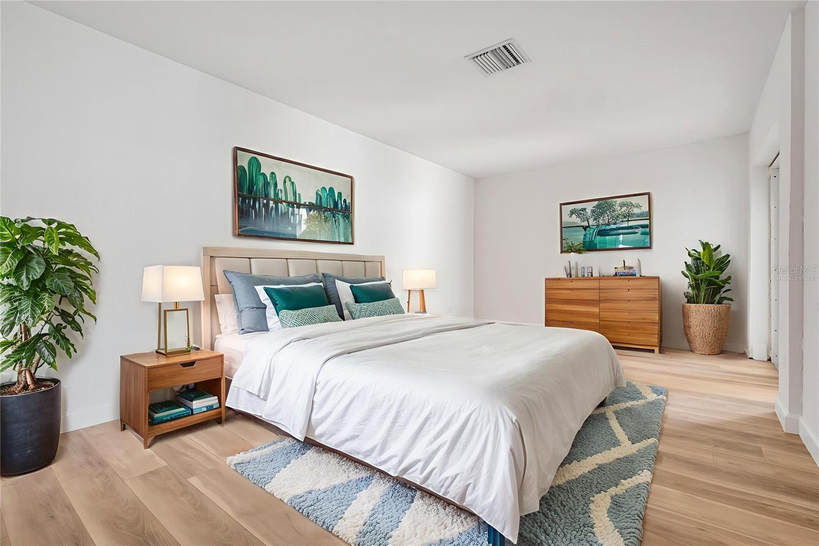 BOCA CIEGA POINT EAST - Residential