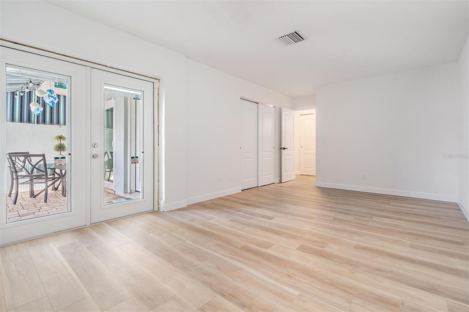 BOCA CIEGA POINT EAST - Residential