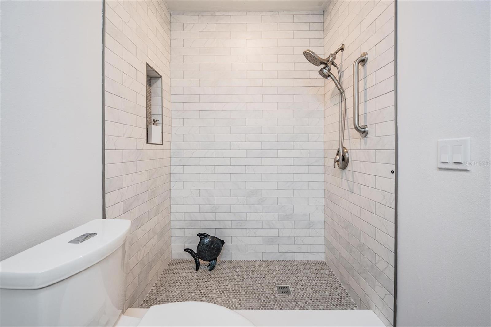 BOCA CIEGA POINT EAST - Residential