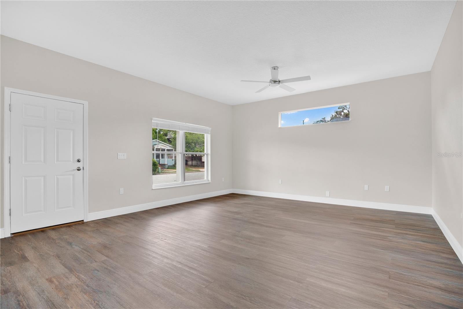 Casas a venda 4 - Jen Dantas 641 W LYMAN AVENUE