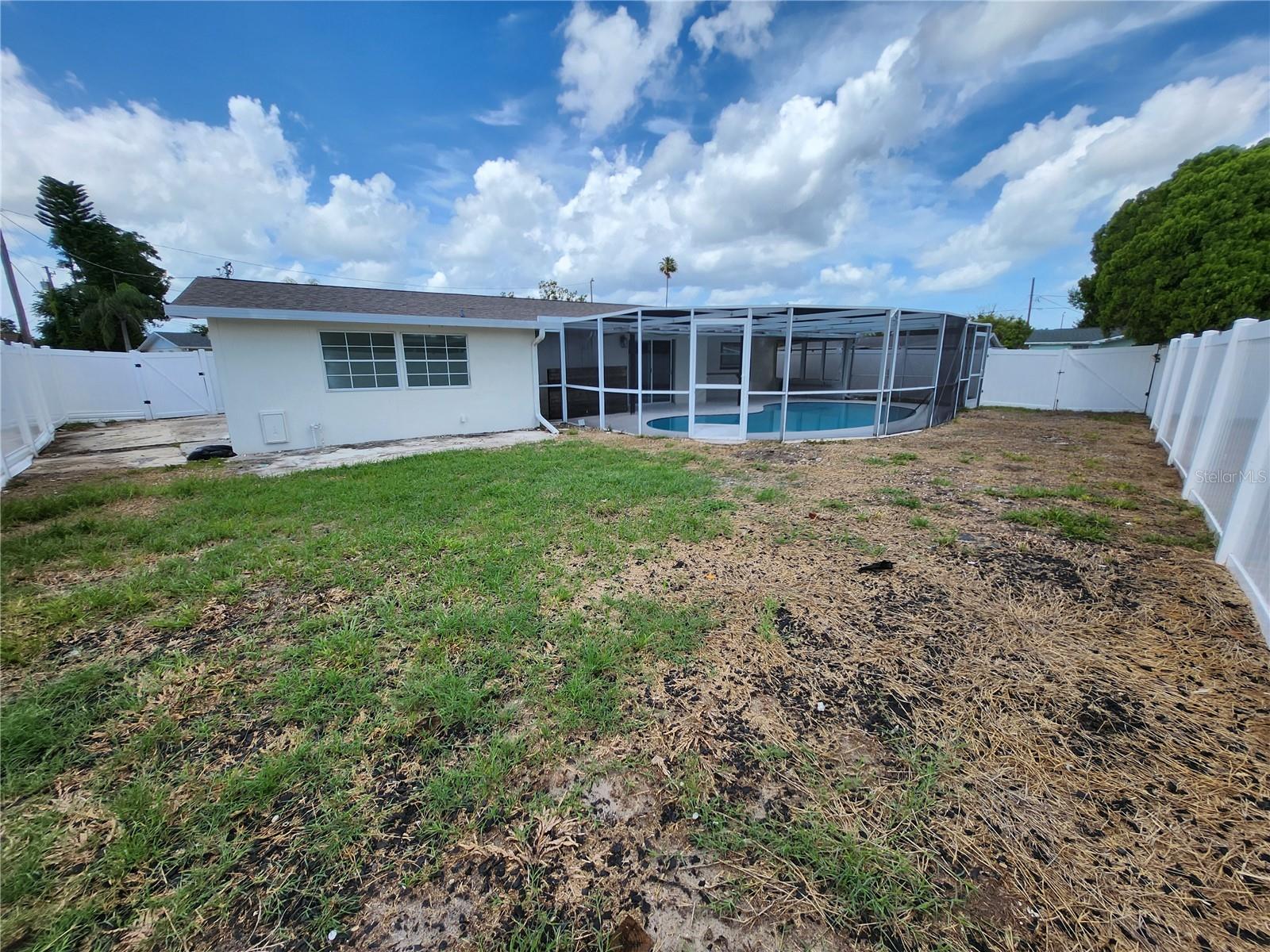PALM TERRACE ESTATES - Residential