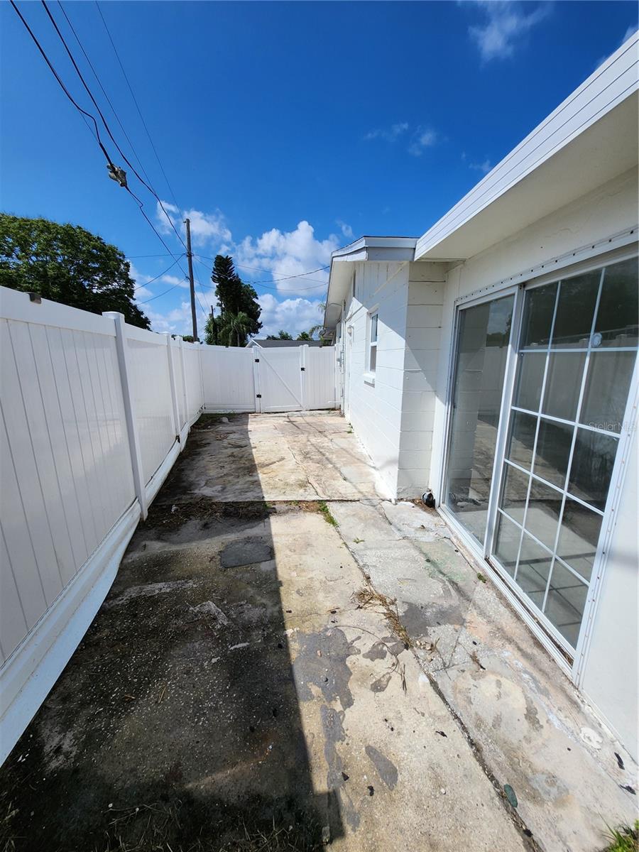 PALM TERRACE ESTATES - Residential