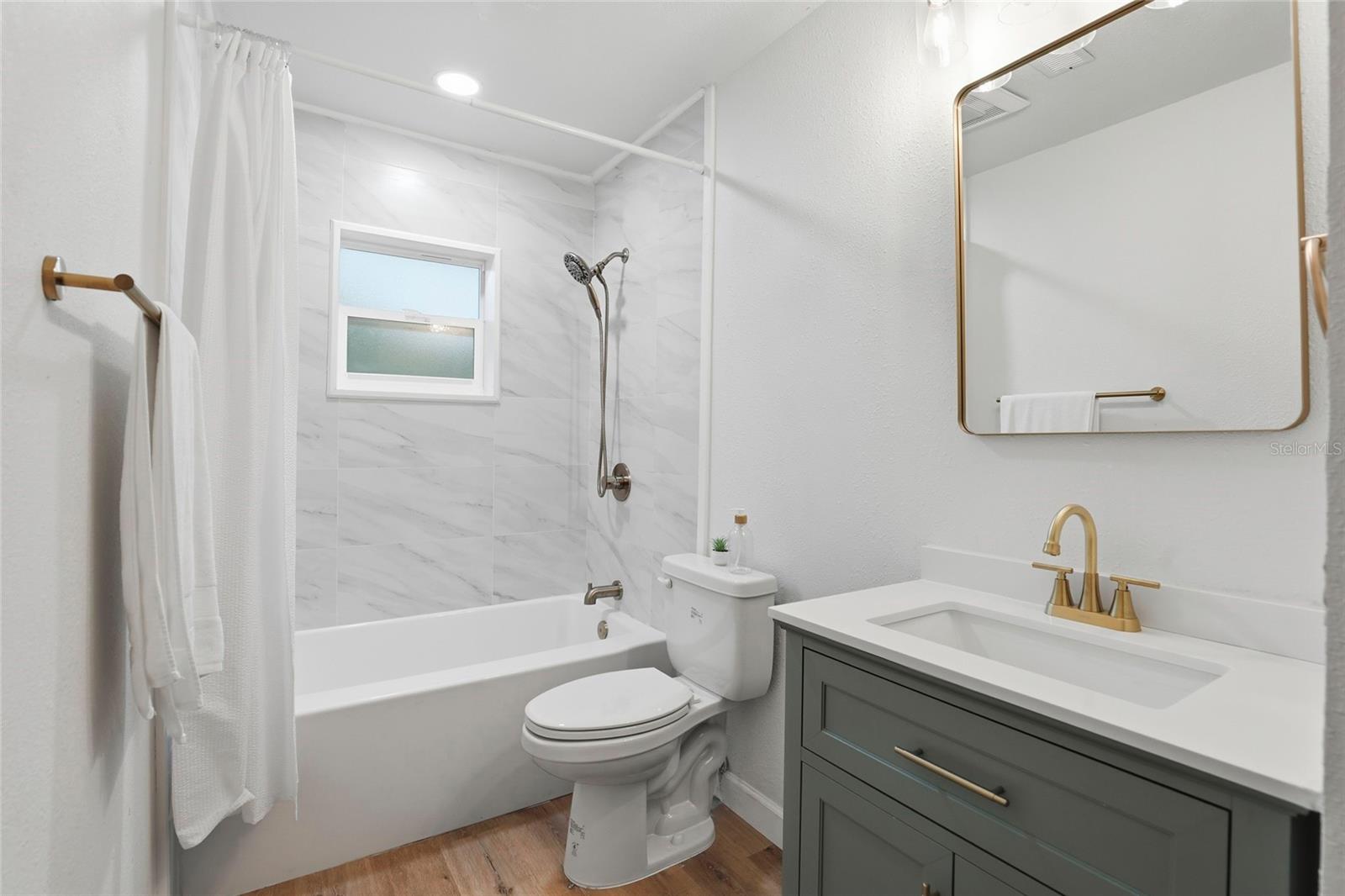 LAKESHORE HOMESITES - Residential