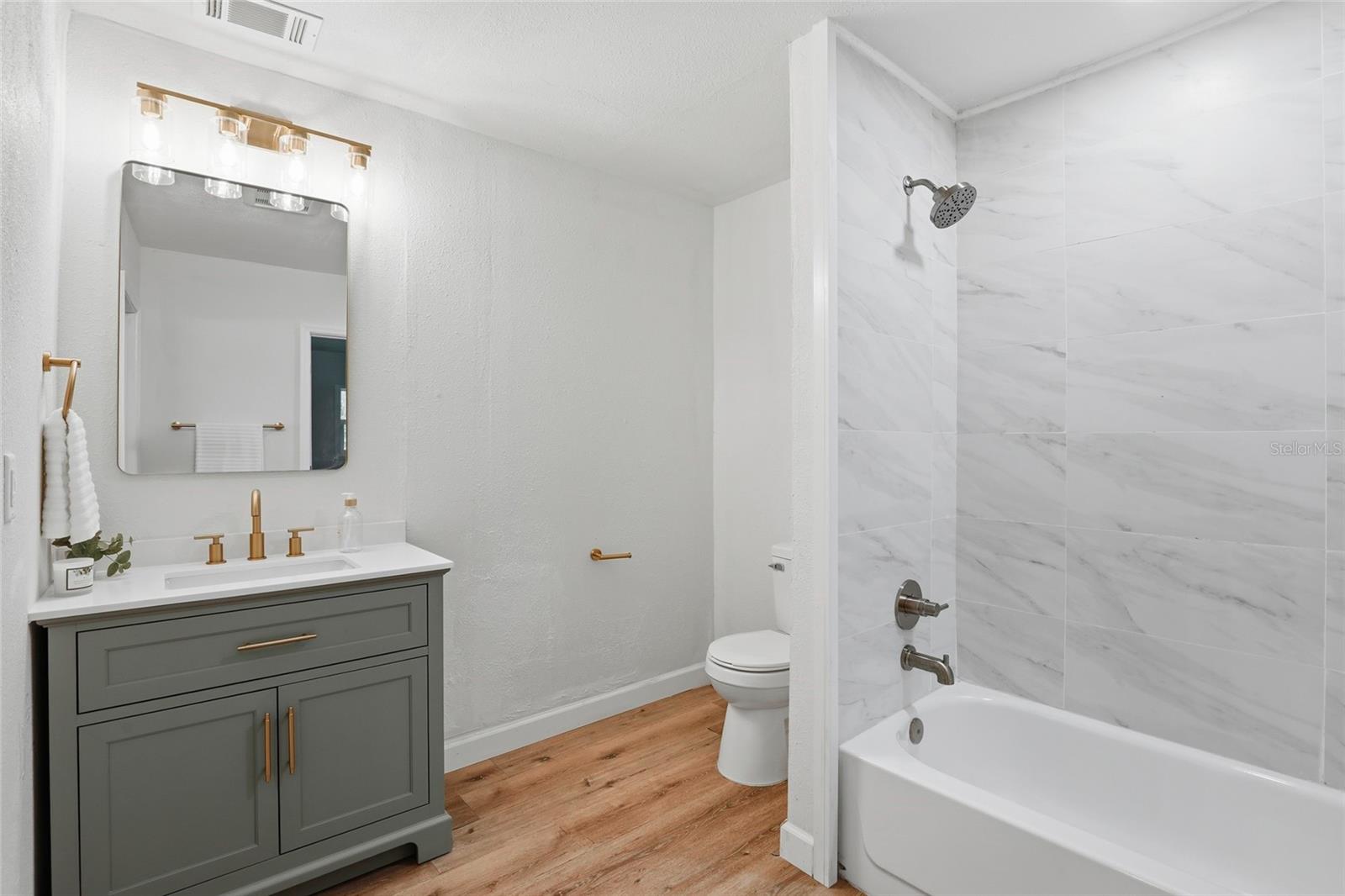 LAKESHORE HOMESITES - Residential