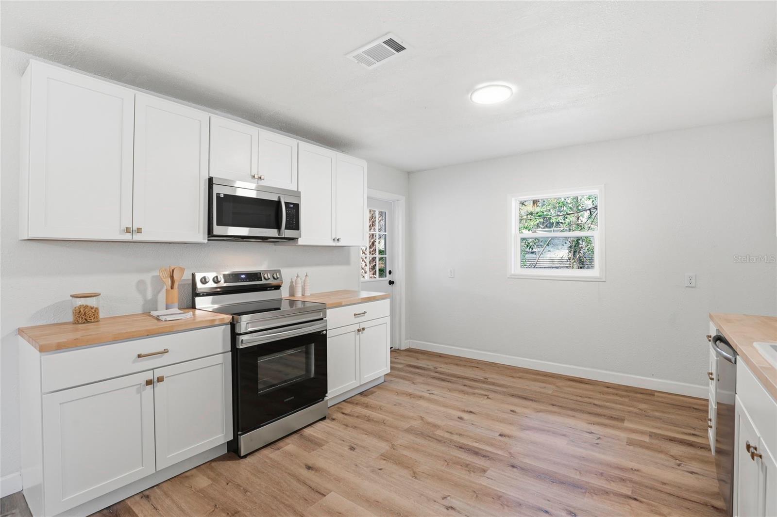 LAKESHORE HOMESITES - Residential