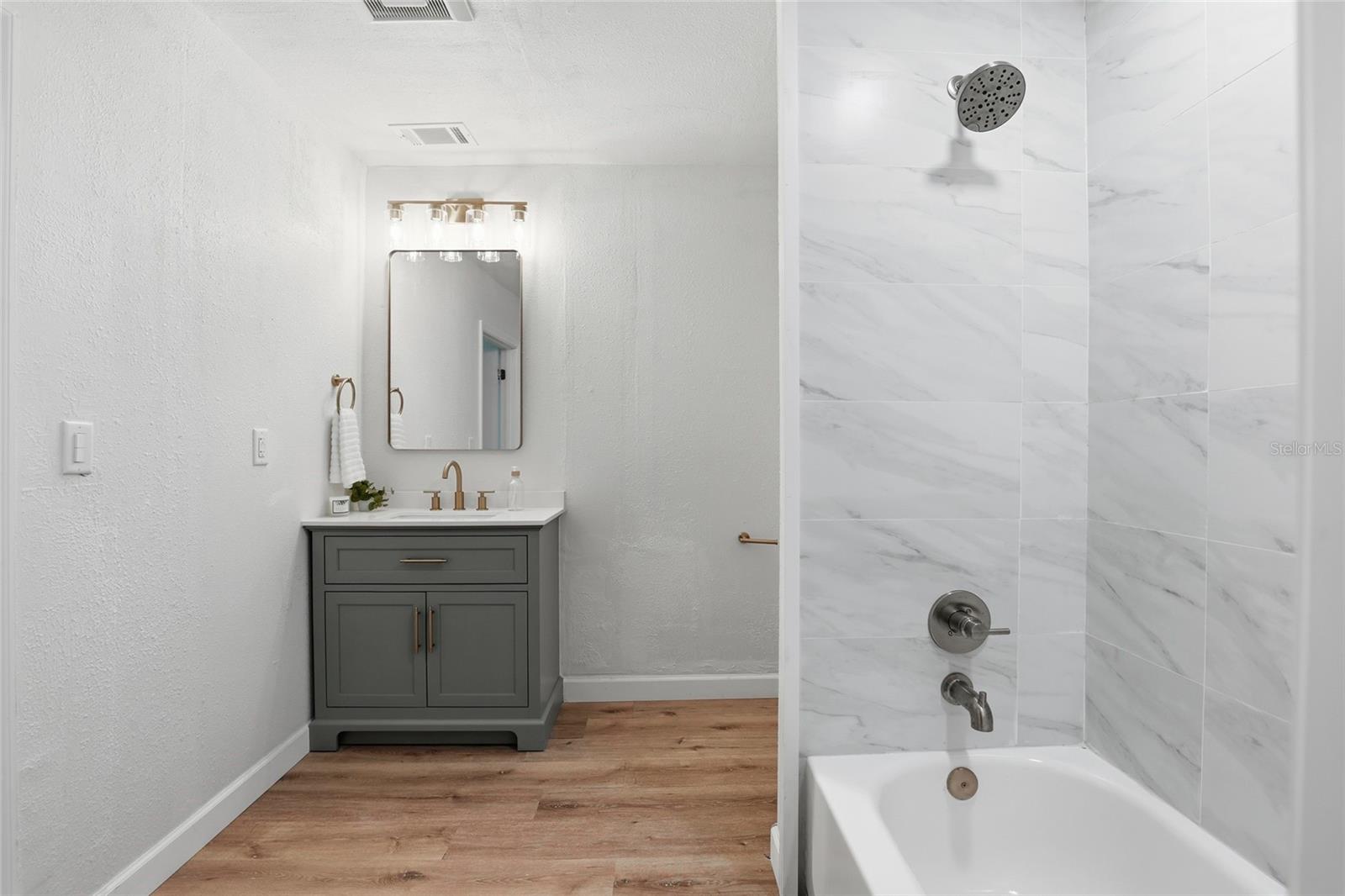 LAKESHORE HOMESITES - Residential