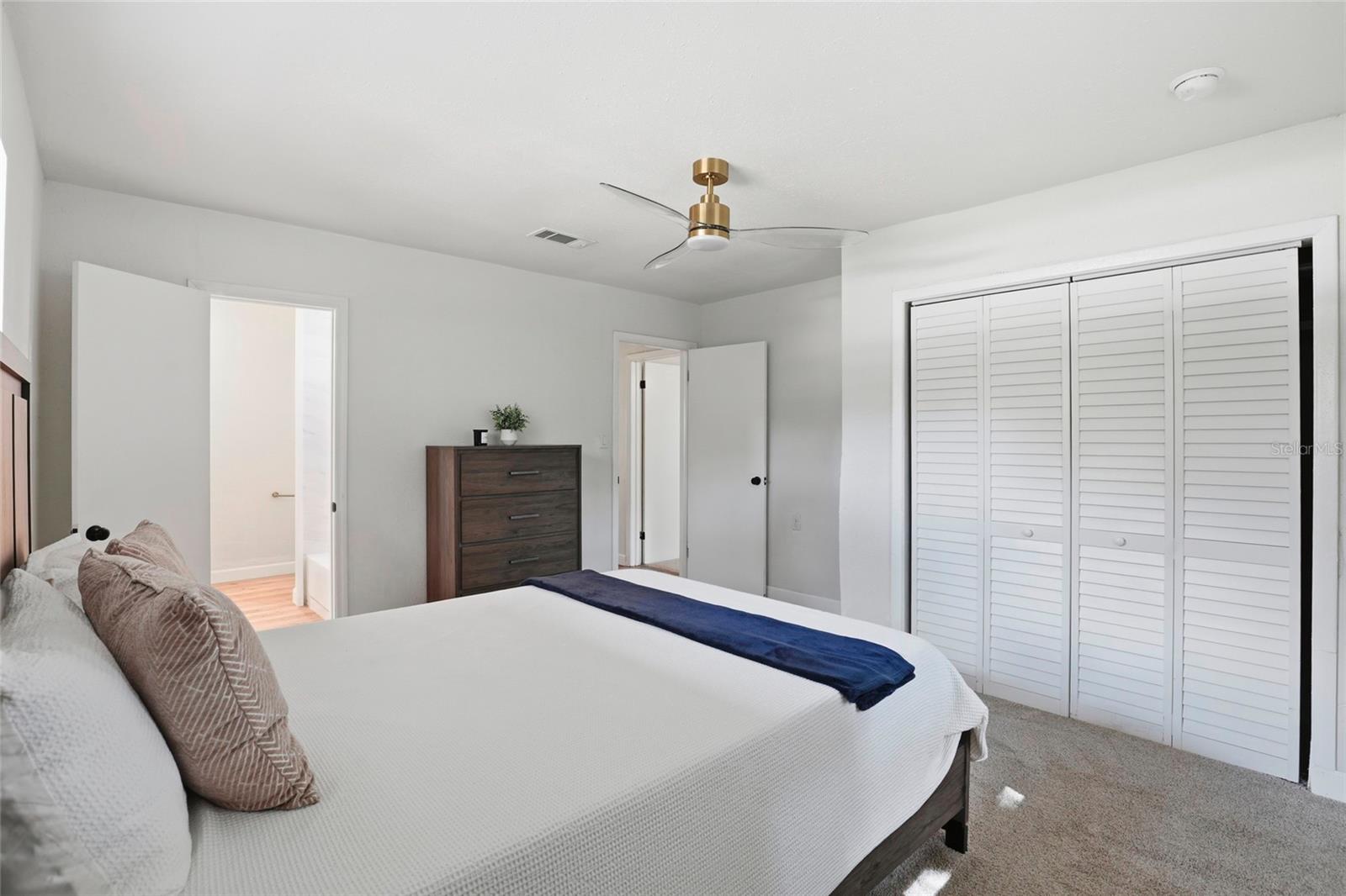 LAKESHORE HOMESITES - Residential