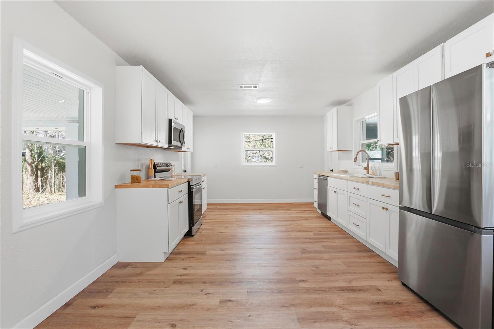 LAKESHORE HOMESITES - Residential