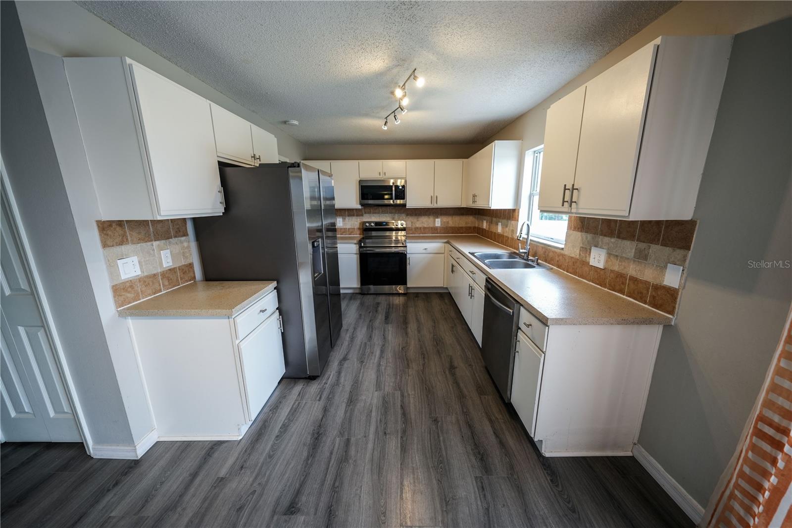 SKYRIDGE VALLEY PH 01 - Residential Lease