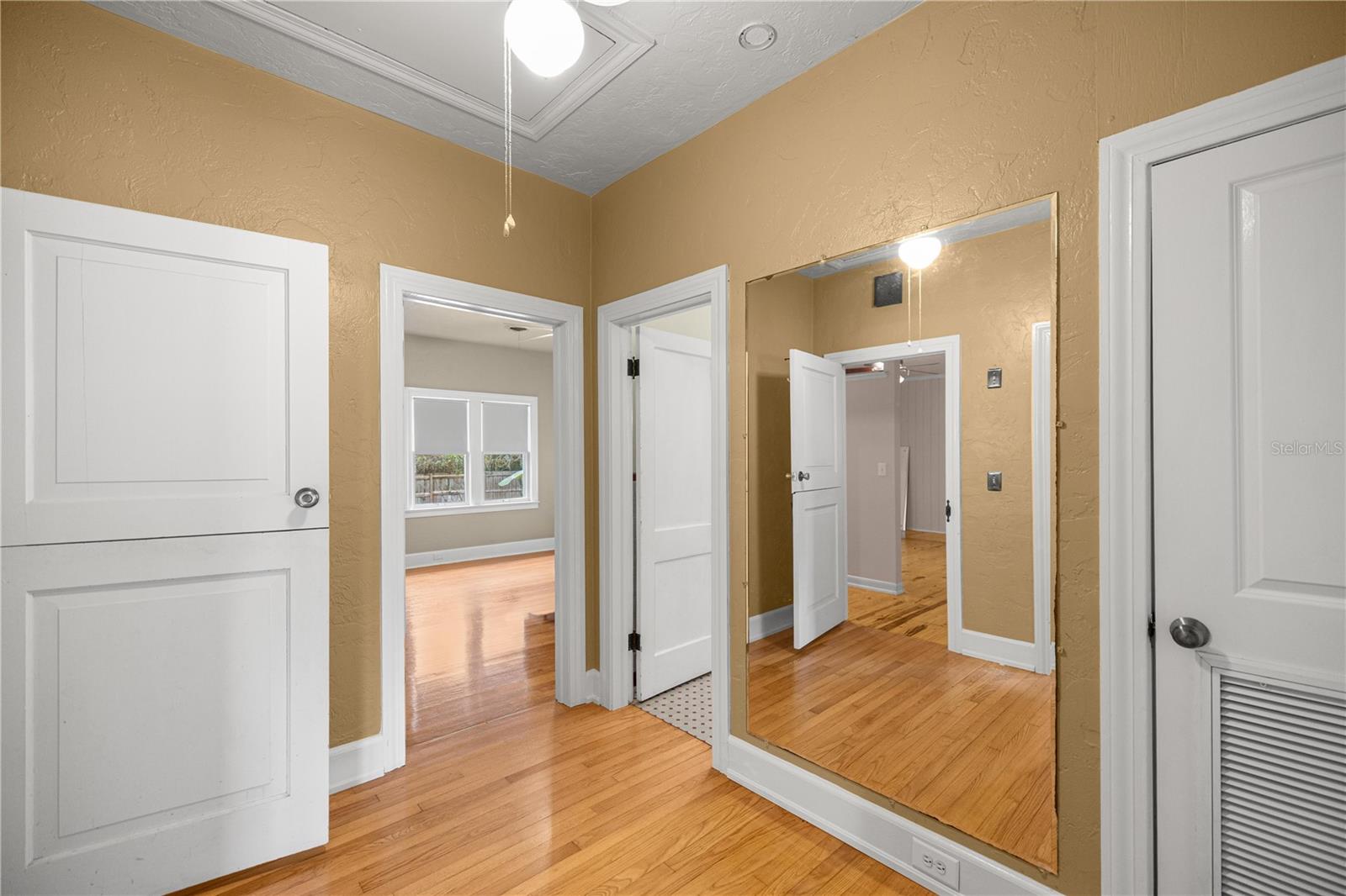 MACKINTOSH - Residential