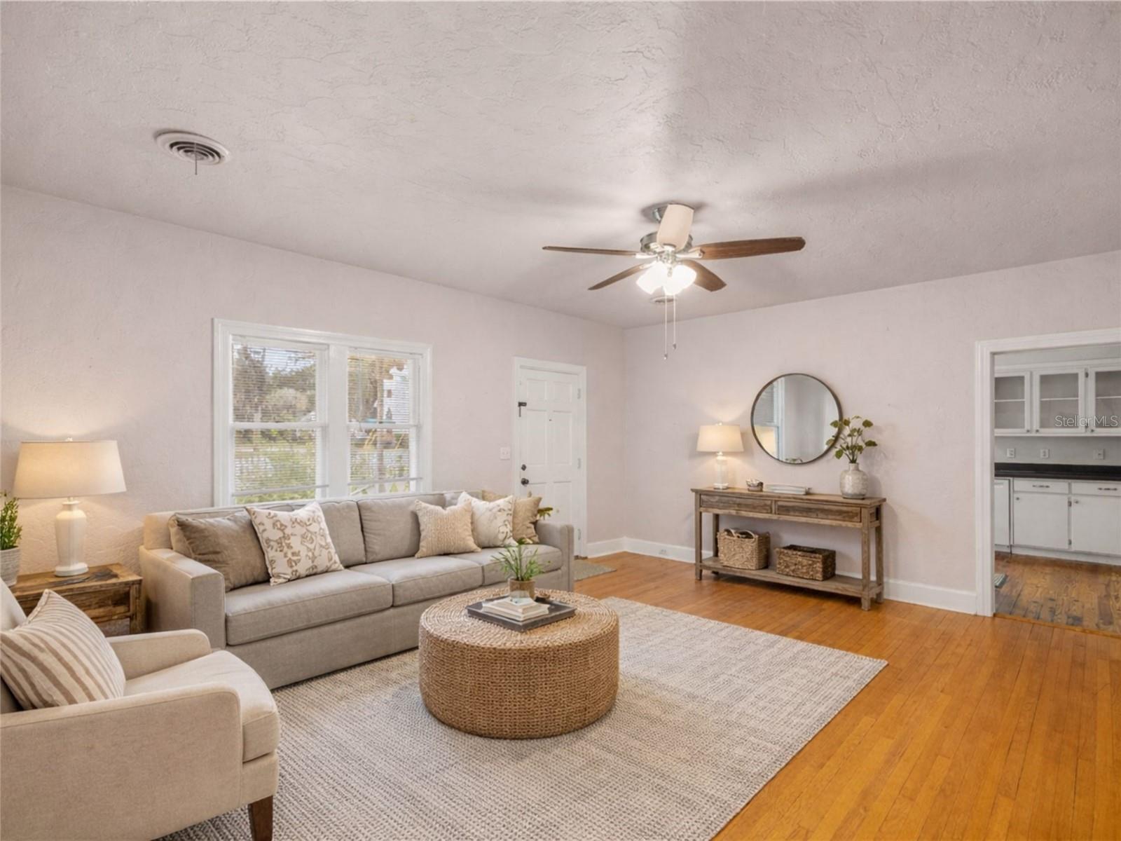 MACKINTOSH - Residential