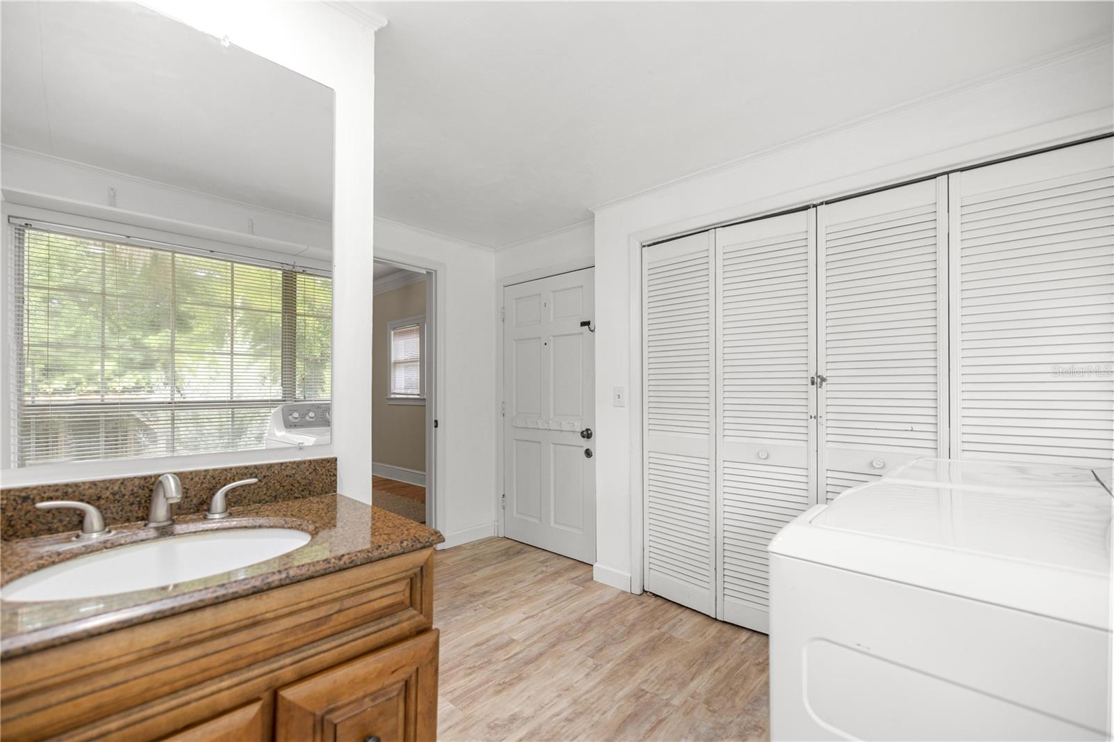 MACKINTOSH - Residential