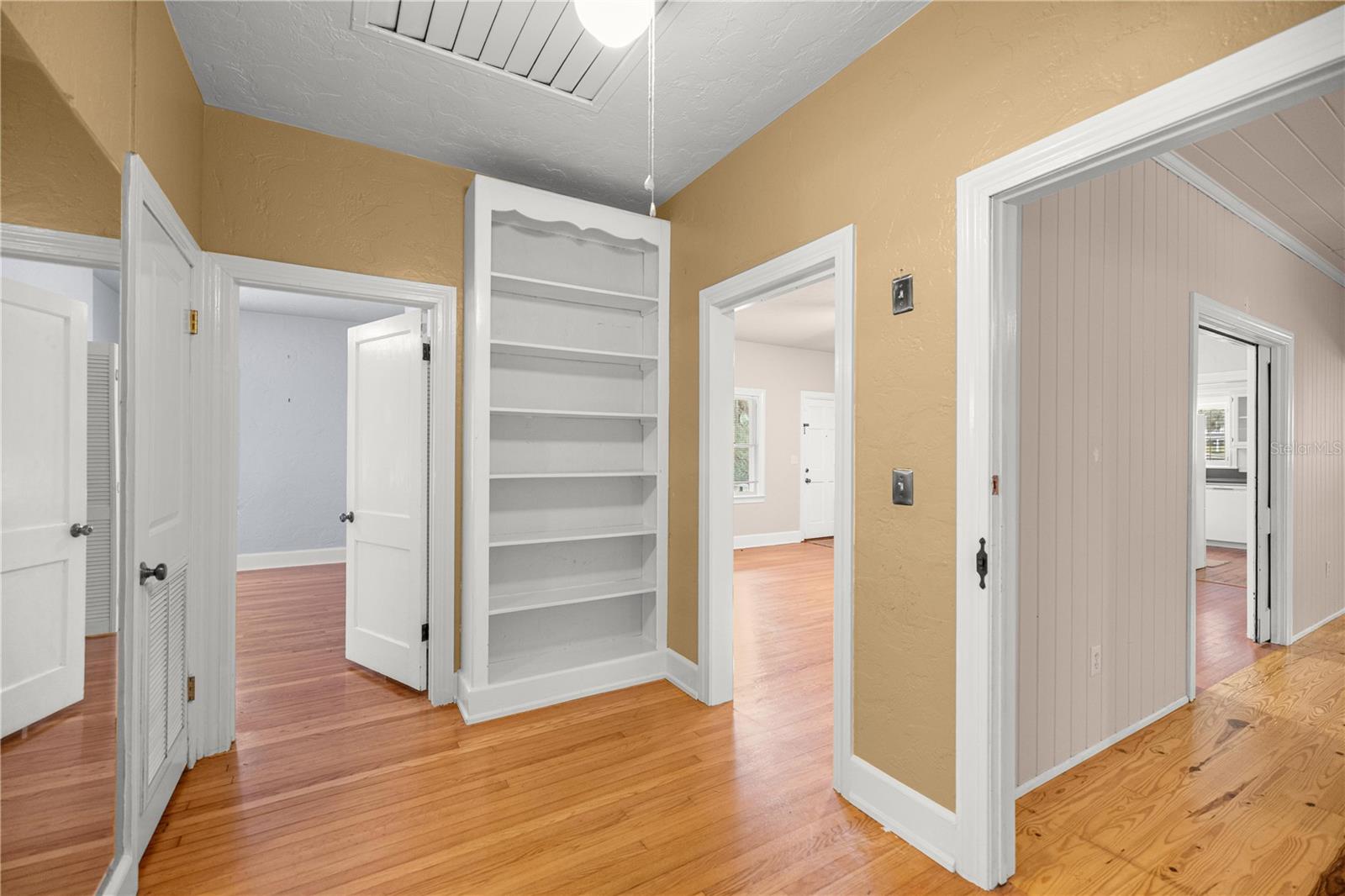 MACKINTOSH - Residential