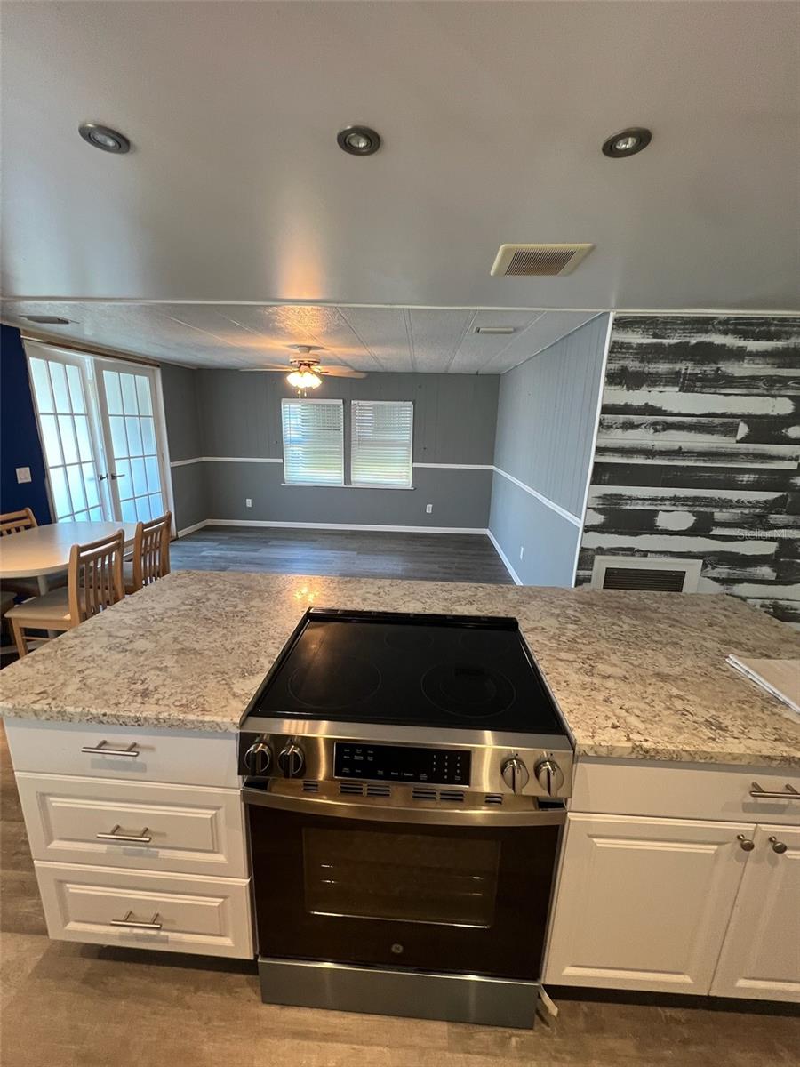 SENATE MANOR UNREC - Residential